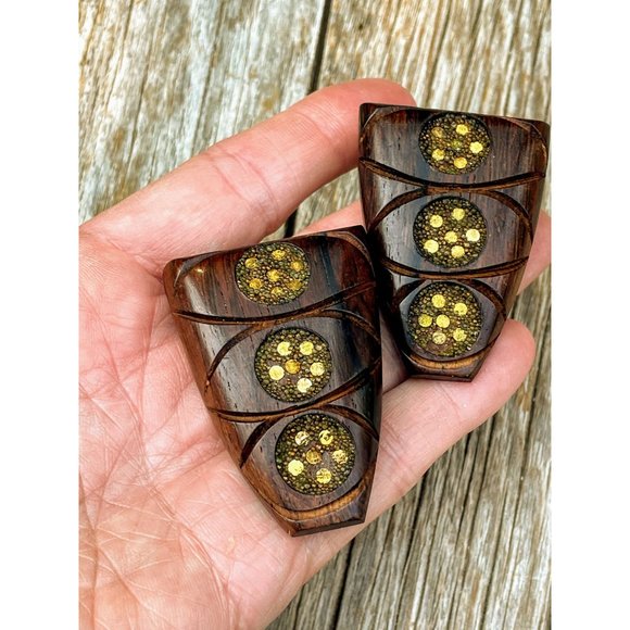Antique Art Deco Carved Wood Fur Clips - Picture 7 of 7